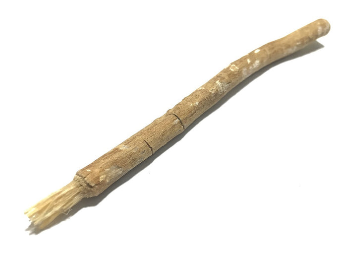 How Do You Clean Teeth With A Miswak Stick?