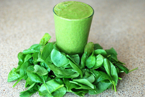 green smoothie superfood to boost health and happiness