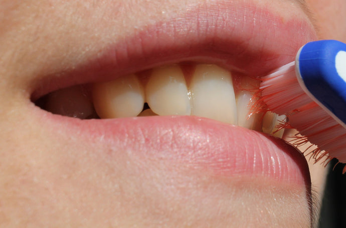 4 Natural Ways To Keep Your Teeth And Gums Healthy And Why It Matters