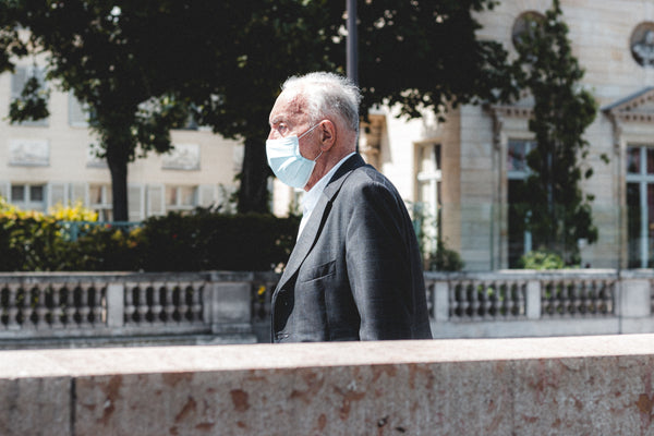 man wearing mask to avoid virus